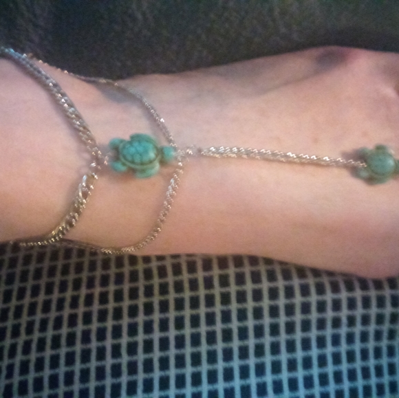 Turquoise turtle slave anklet - Picture 2 of 2